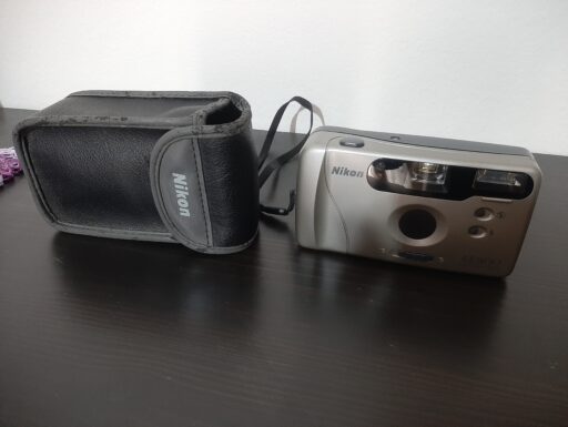 Fotocamera nikon ef300