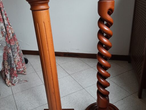 Colonne in legno portavaso