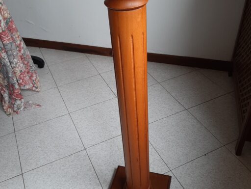 Colonne in legno portavaso