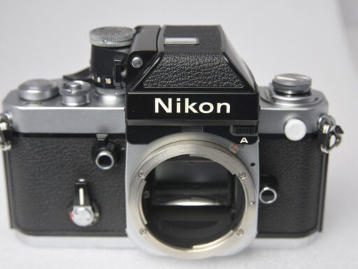 Nikon f2 a argento con esposimetro photomic dp11 e cinghia