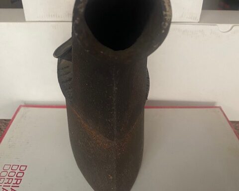 Antico ferro da stiro