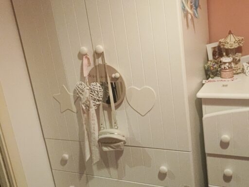 Stanzetta ikea , comò mibb, armadio mibb