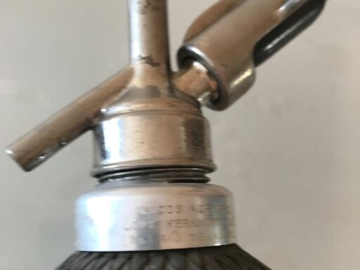 Bottiglia vetro ret acciaio seltz d’epoca