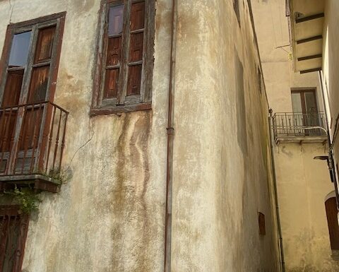 Fabbricato indipendente da ristrutturare