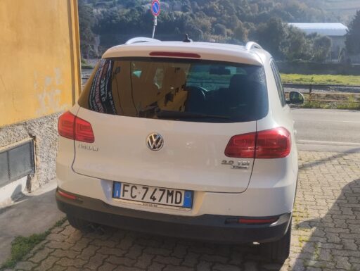 Volkswagen tiguan 2.0 tdi 150 cv sport style blue