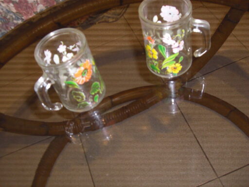 Boccali coppia vetro decoro fiori policromi