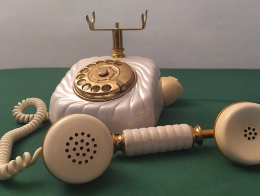 Telefono in ceramica bianca da tavolo (raro)