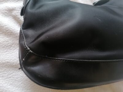Borsa mezzaluna tessuto nera united color of benetton