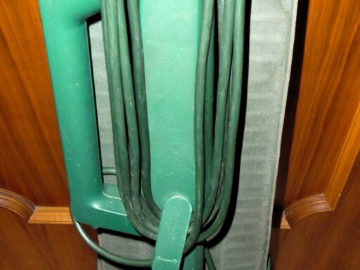 Folletto vk121 aspirapolvere