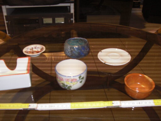 Contenitori vari, ciotoline, piattini. lotto di sei.