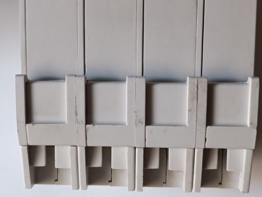 Elettrostop magnetotermico tripolare+neutro