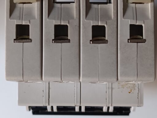 Elettrostop magnetotermico tripolare+neutro