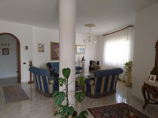 Villa in galugnano frazione di san donato di lecce (le)