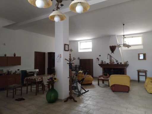 Villa in galugnano frazione di san donato di lecce (le)