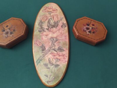 Quadro ovale e scatole ottagonali in legno