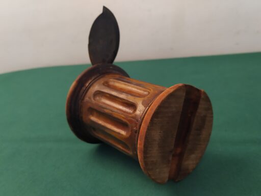 Macinacaffe' d'epoca cilindrico legno e metallo