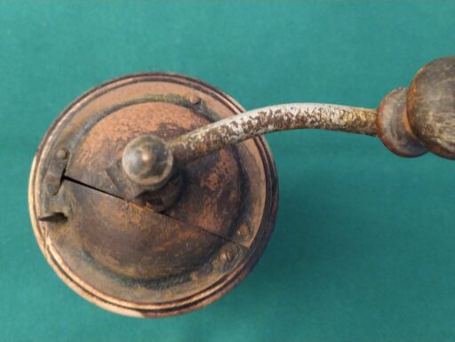 Macinacaffe' d'epoca cilindrico legno e metallo