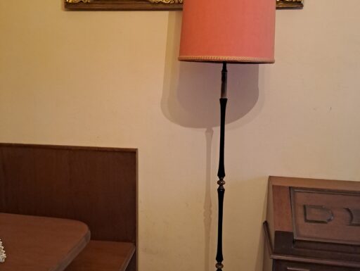 Lampada vintage anni 50 alta 190 cm funzionante base in marmo