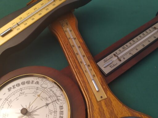 Barometri d'epoca in legno