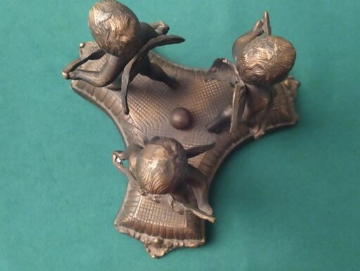 Trittici d'epoca in bronzo e ottone