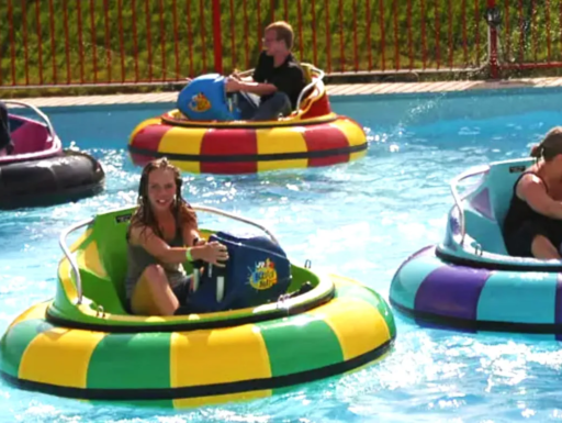 Piscina con barchette per lidi, spiagge, luna park e hotel