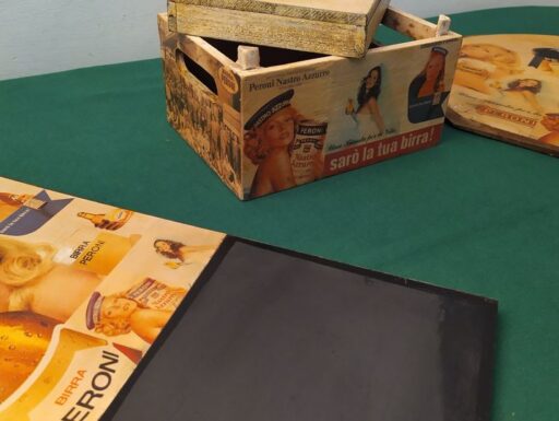 Targa ovale-targa lavagna-cassetta (legno)