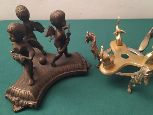 Trittici d'epoca in bronzo e ottone