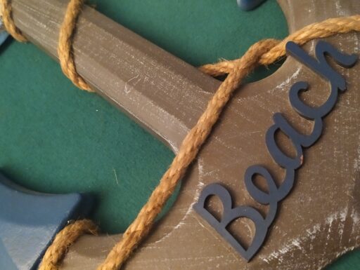 Ancora timoni e barometro in legno