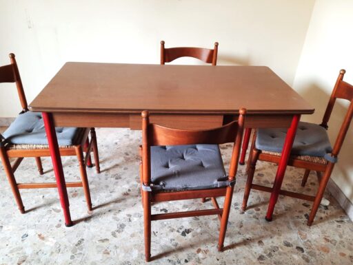 Tavolo con gambe metallo