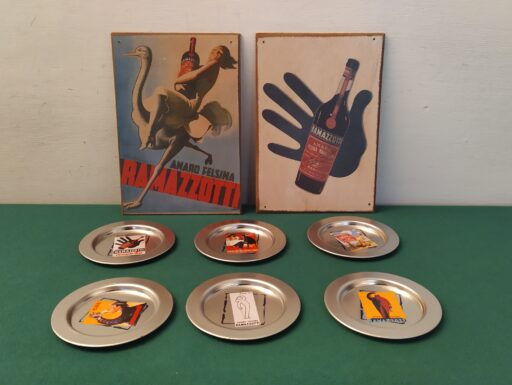 Sottobicchieri metallo e targhe legno "amaro ramazzotti"