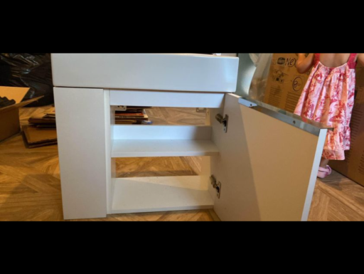 Mobile lavabo con lavandino in ceramica senza rubinetteria