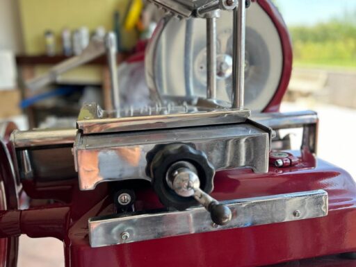 Affettatrice vintage a volano anni 50