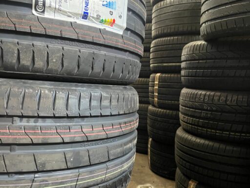 Continental 275 30 20 97y