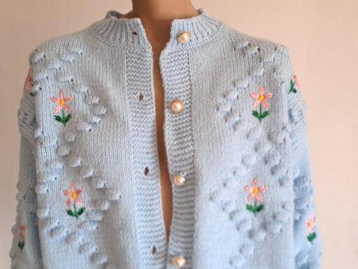 Cardigan all'uncinetto floreale