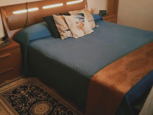 Ampio appartamento centrale già ammobiliato