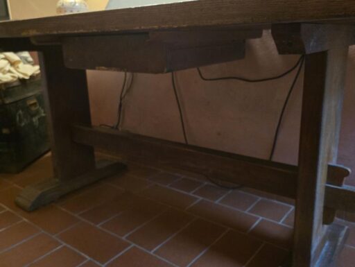 Tavolo legno massello marrone