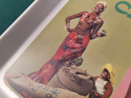 Vassoi e posacenere caffe' tazza d'oro