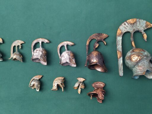 Elmi bronzo greco/romani in microfusione