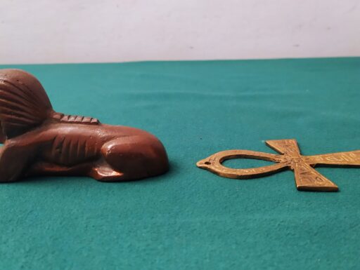 Oggetti antico egitto ottone e marmo