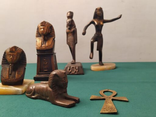 Oggetti antico egitto ottone e marmo