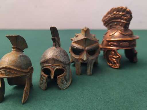 Elmi bronzo greco/romani in microfusione