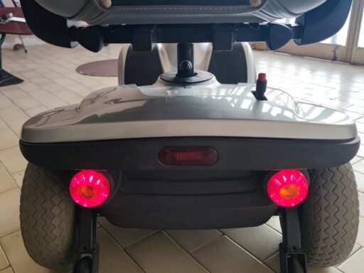 Scooter elettrico per anziani e disabili