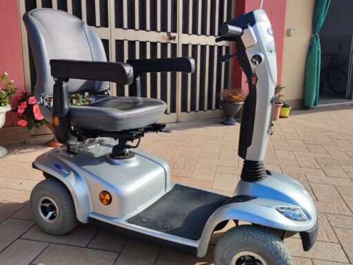 Scooter elettrico per anziani e disabili