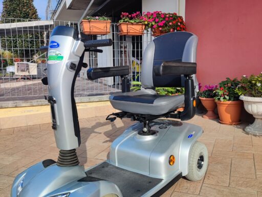 Scooter elettrico per anziani e disabili
