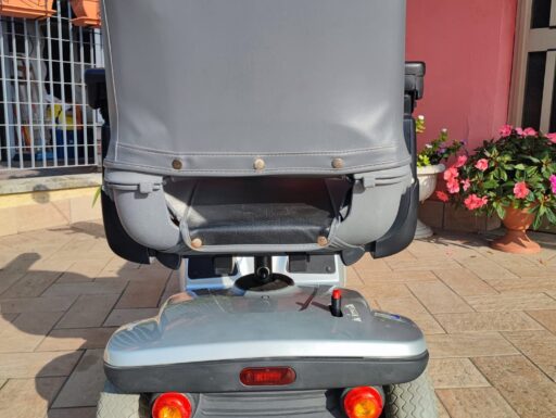Scooter elettrico per anziani e disabili