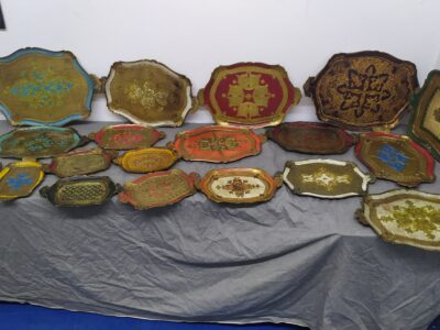 Vassoi fiorentini in legno con manici