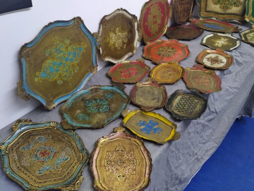 Vassoi fiorentini in legno con manici