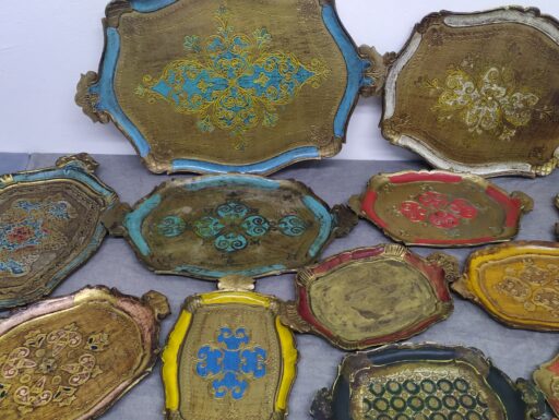 Vassoi fiorentini in legno con manici