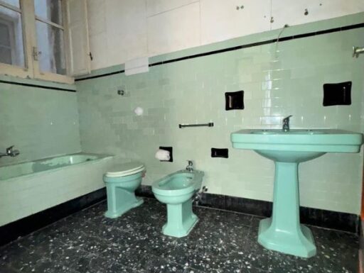 Intero edificio in vendita