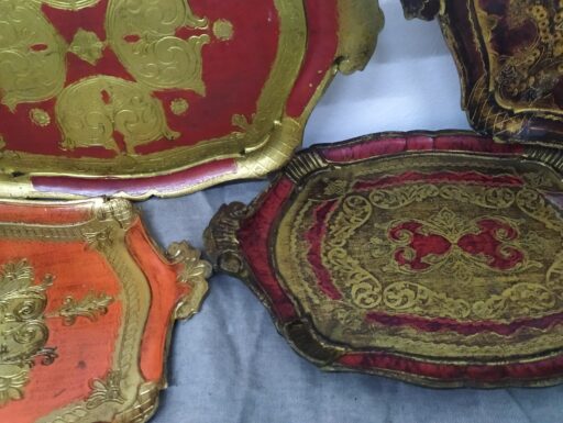 Vassoi fiorentini in legno con manici